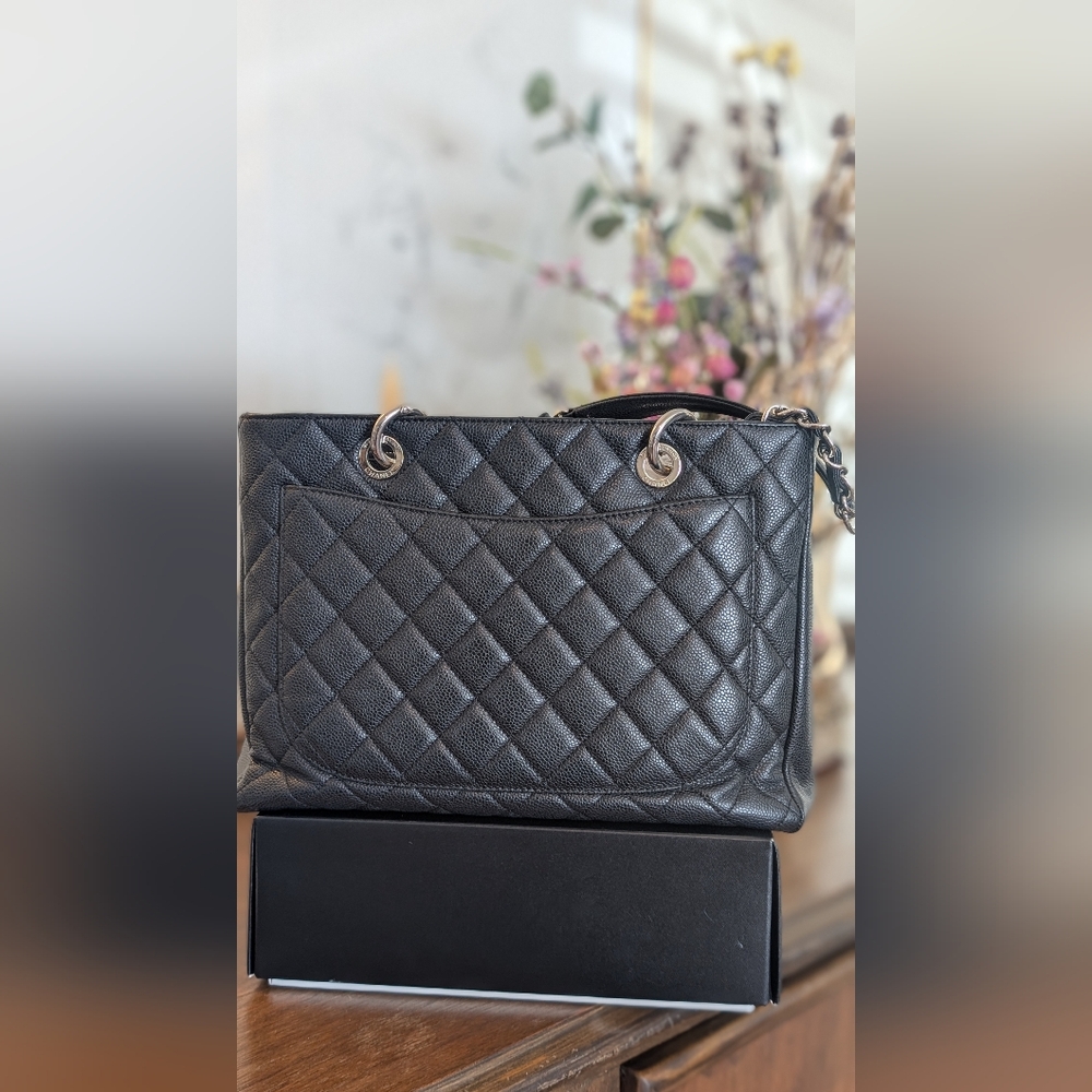 Chanel GRAND shopping caviar tote - Picture 6 of 15